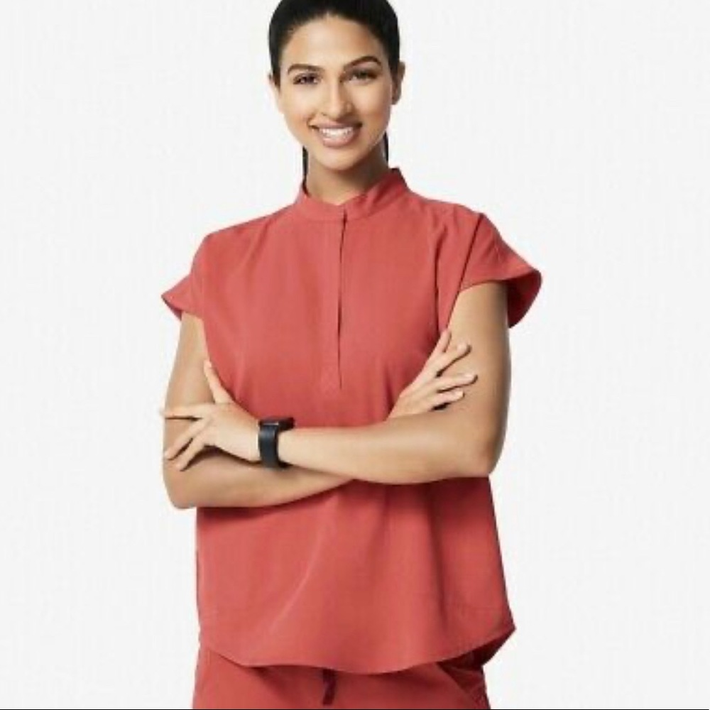 FIGS scrubs Clay Rafaela top XXS